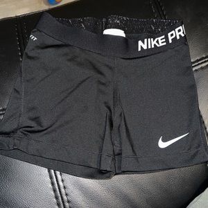 black nike pro shorts 3”
